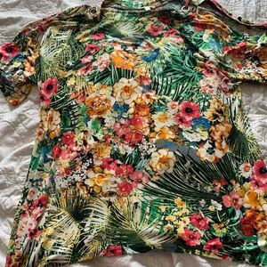 Comfortable and cute open shoulder tropical top, 1X